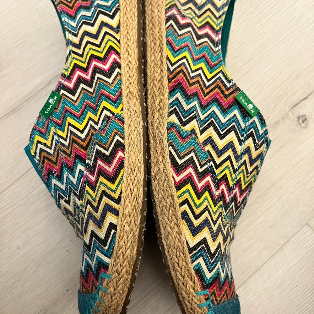 Sanuk Blue and Yellow Flats with Vibrant Pattern - Picture 6 of 9